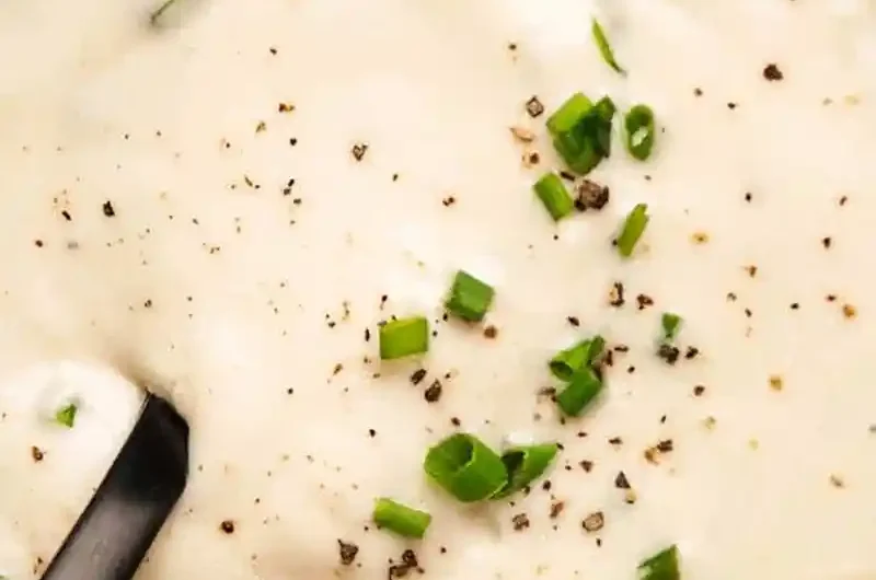 Creamy Garlic and Chive Sauce