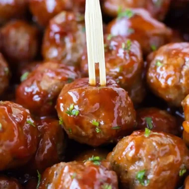 Slow Cooker Grape Jelly Meatballs