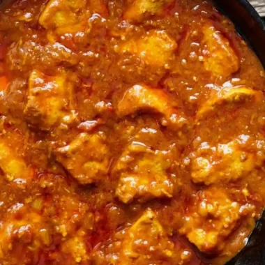 Savory Tomato Braised Chicken Thighs