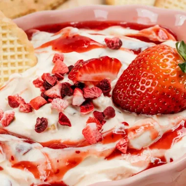 3-Ingredient Strawberry Cheesecake Dip