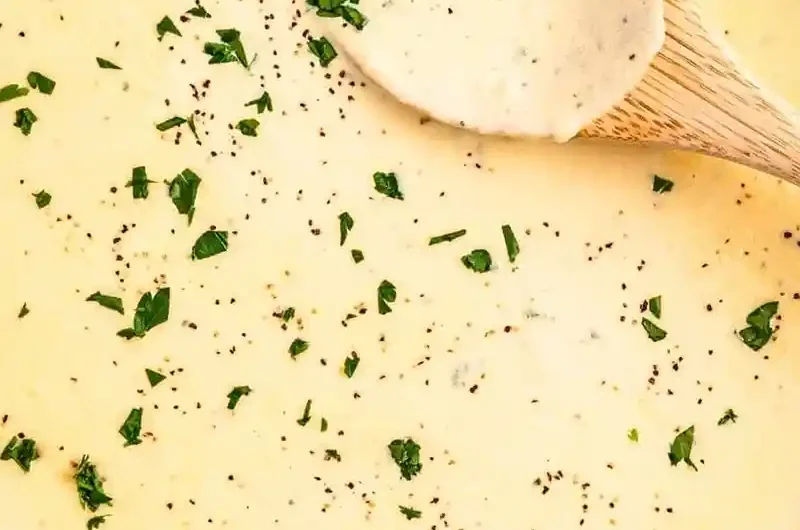 Easy Alfredo Sauce Recipe (5 Ingredients!)