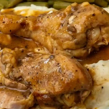 Slow Cooker Smothered Chicken Legs