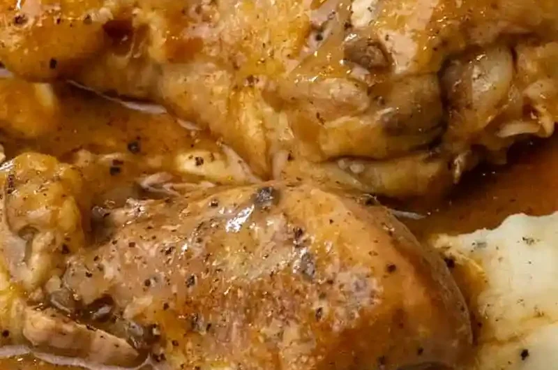 Slow Cooker Smothered Chicken Legs