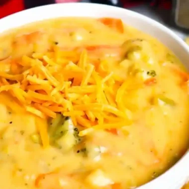 Rich and Creamy Broccoli Cheese Soup