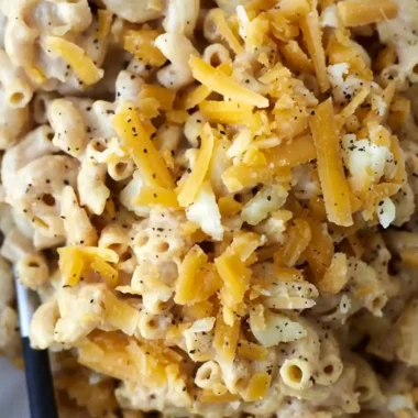 Slow Cooker Creamy Macaroni and Cheese